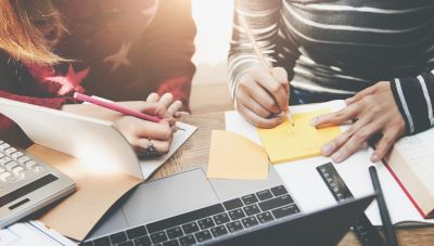 Steuererklärung für Studenten: Mit DIESEM Trick kann man mehrere Tausend Euro sparen! Steuererklärung für Studenten: Mit DIESEM Trick kann man mehrere Tausend Euro sparen!