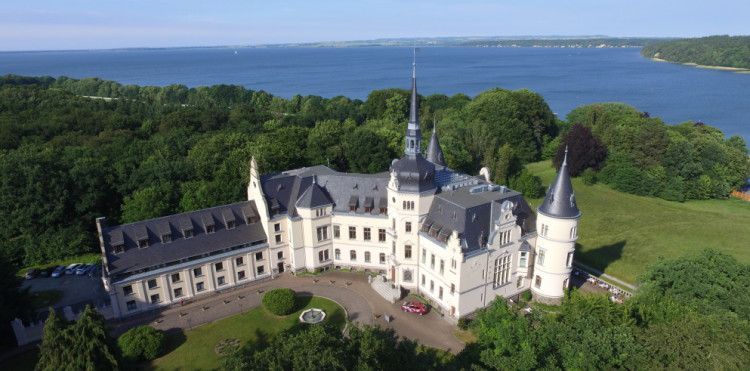 2 ÜN auf Rügen im Schlosshotel inkl. Frühstück, 3 Gänge Menü & Wellness ab 104€ p.P.