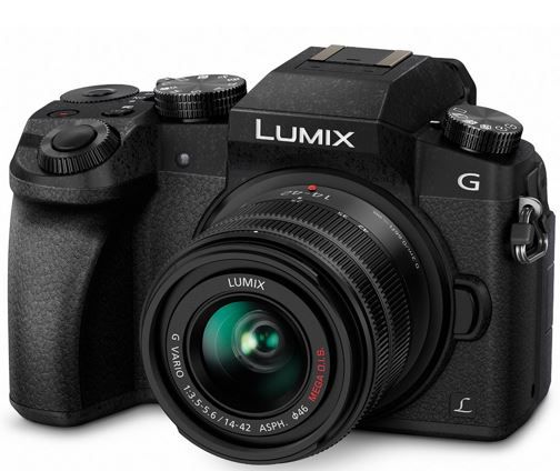 Top! Panasonic DMC G70KEG K Systemkamera + Objektiv Lumix G Vario F3,5 /14 42 + Zubehör für 399€ (statt 569€)