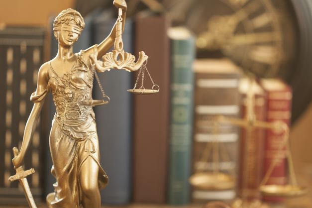 Streaming von Serien, Bundeslige & Filmen legal, oder illegal ? Streaming von Serien, Bundeslige & Filmen legal, oder illegal ?