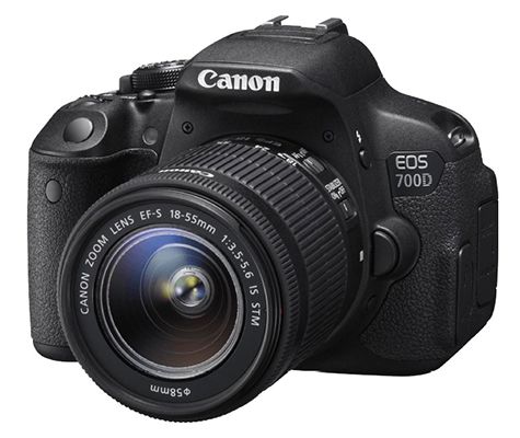 Canon EOS 700D   18MP SLR Digitalkamera mit 18 55mm Objektiv + UV Filter + 2. Akku für 479€