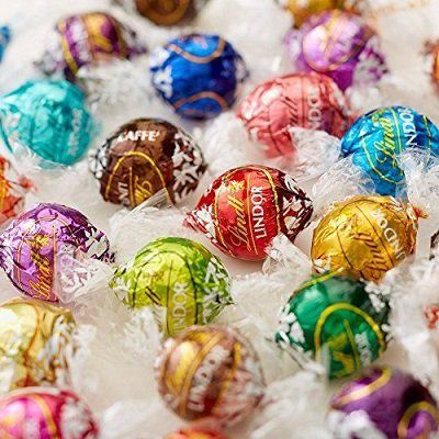 Lindt 1 kg Lindor Kugeln (8 10 Sorten, MHD: 05/2020) für 19,83€ (statt 27€)