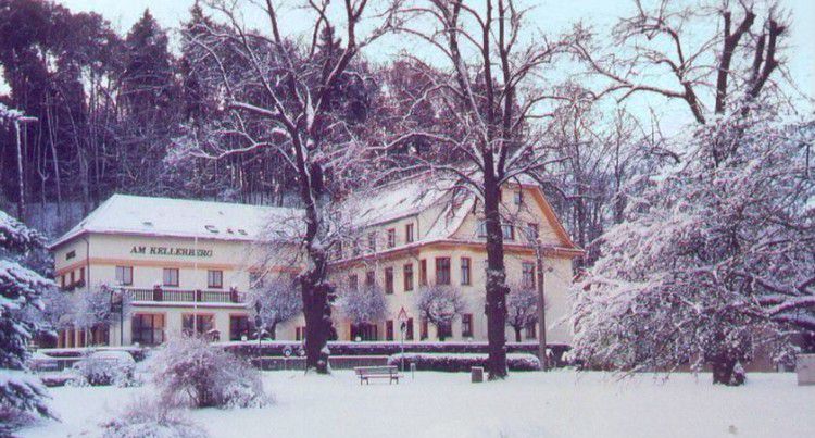 2, 3, 4 oder 7 ÜN im 3*-Hotel am Kellerberg inkl. Halbpension, Eintritt in die Leuchtenburg oder Therme uvm. ab 89€ p.P. 2, 3, 4 oder 7 ÜN im 3* Hotel am Kellerberg inkl. Halbpension, Eintritt in die Leuchtenburg oder Therme uvm. ab 89€ p.P.