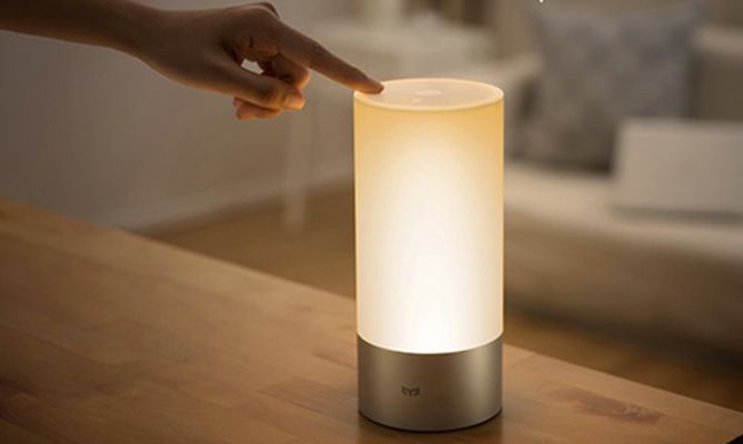 Xiaomi Mijia Yeelight Nachtlicht mit 16 Mio. Farben + WLAN (neueste Version!) für 40,49€ (statt 48€)