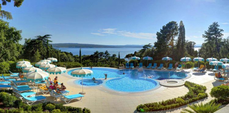 3 ÜN im 4* Hotel an der kroatischen Adriaküste inkl. Halbpension und Wellness ab 199€ p. P.