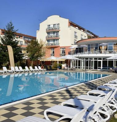 5 ÜN in Niederbayern im 4* Hotel The Monarch mit HP, Massage & Wellness für 250€ p.P.