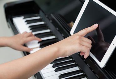 Kostenlos Klavier spielen lernen – funktioniert das wirklich?