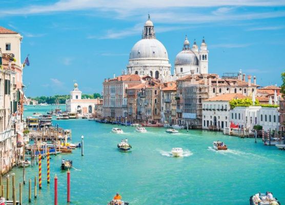 Hotelgutschein: 3 Tage 2Personen + 2Kinder im A&O Hotel Venedig Mestre für 69€