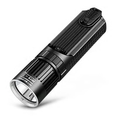 VORBEI! Nitecore SRT9 LED Taschenlampe für 69,39€ (statt 140€)