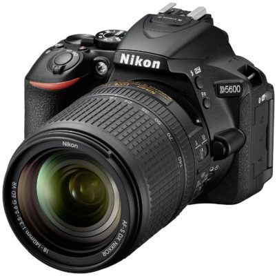 Nikon D5600 Kit   DSLR Kamera mit AF S 18 140 VR DX ab 824,90€ (statt 958€)