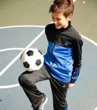 adidas PES MID3S CB Tracksuit für Jungs für 19,99€ (statt 30€)