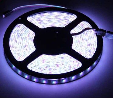 Vorbei! 5 Meter LED Band mit 300 weißen LEDs für 0,83€