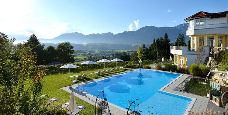 2 ÜN in Tirol im Wellness Schloss inkl. Verwöhnpension, 2800m² Wellnessbereich & Wellnessgutschein ab 199€ p.P.