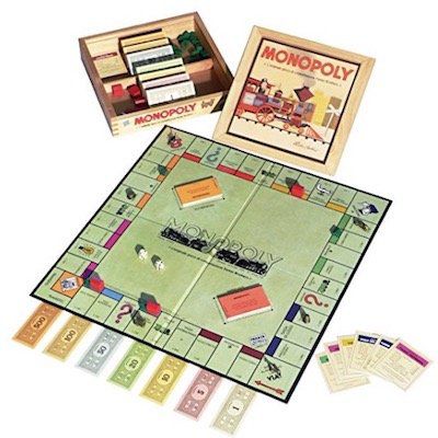 Monopoly Nostalgie mit Holzbox für 24,12€ (statt 38€)