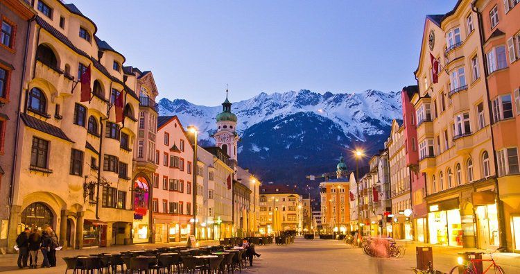 1   3 ÜN im 4* Hotel in Innsbruck mit Halbpension, Skipass & Sauna Nutzung ab 129€ p.P.