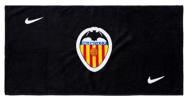 Nike FC Valencia oder Leeds United FC Handtuch (100 x 50cm) für je 8,39€ (statt 15€)