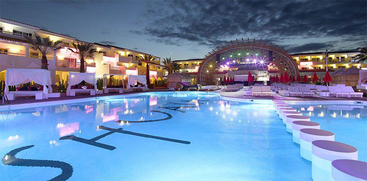5 Tage im 5* Ushuaia Beach Hotel auf Ibiza inkl. Frühstück, Flug, Transfer & Zug zum Flug ab 481€ p.P.