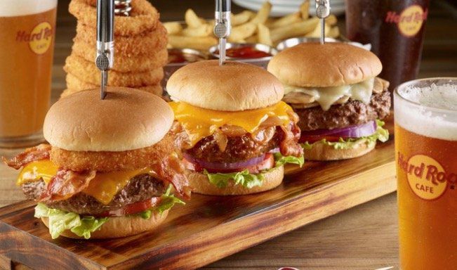 Hard Rock Cafe Hamburg: Finest Burger Menü inkl. Pommes und Getränk für 1 Person nur 12,95€ (statt 20€)