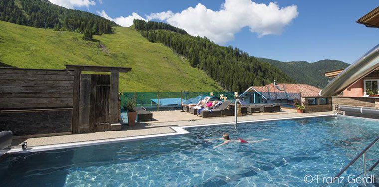 2 ÜN in Kärnten inkl. Verwöhnpension mit Getränken, Wellness & Skipass ab 185€ p.P.