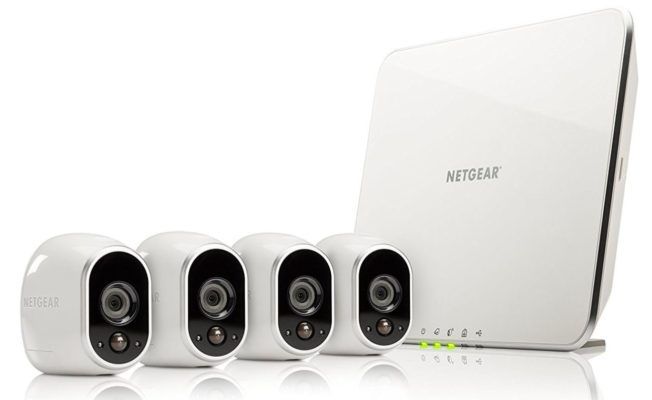 Netgear Arlo VMS3430 Sicherheitssystem mit 4 Kameras (Alexa kompatible) für 379€ (statt 408€)