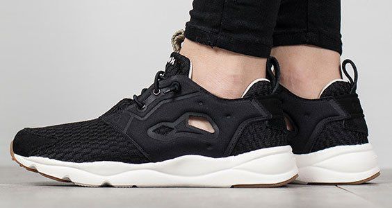 Reebok Classics Damen Furylite Loom Sneakers in Schwarz für 31,44€ (statt ~50€)