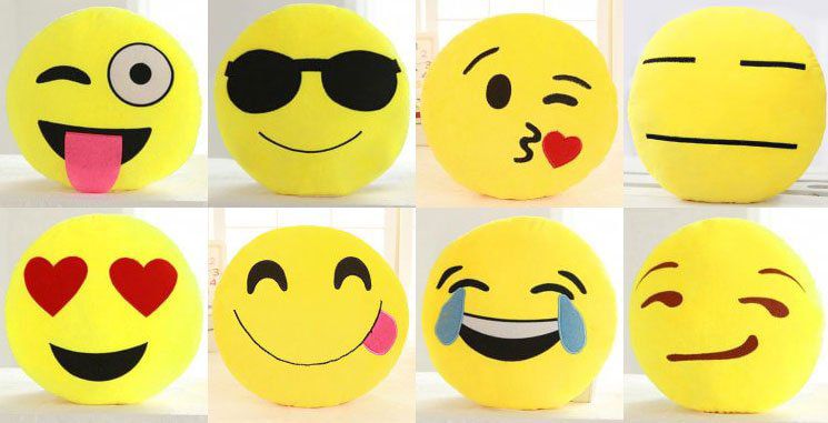 Verschiedene Emojii Plüschkissenhüllen (33x33cm) für je 2,15€
