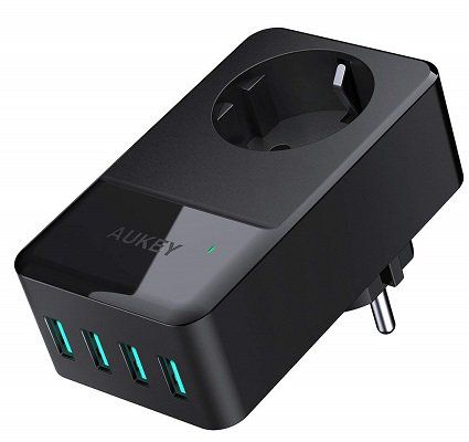 AUKEY Steckdosenadapter (PA S12) mit integriertem Ladegerät mit 4 USB Ports für 13,99€ (statt 19€)