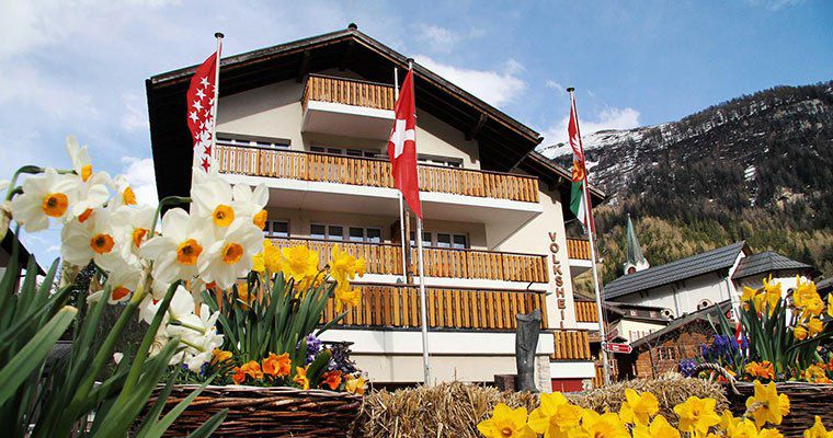 ÜN in den Walliser Alpen (CH) inkl. Frühstück, Thermalbäder, Sauna & Wellness für 46,96€ p.P.
