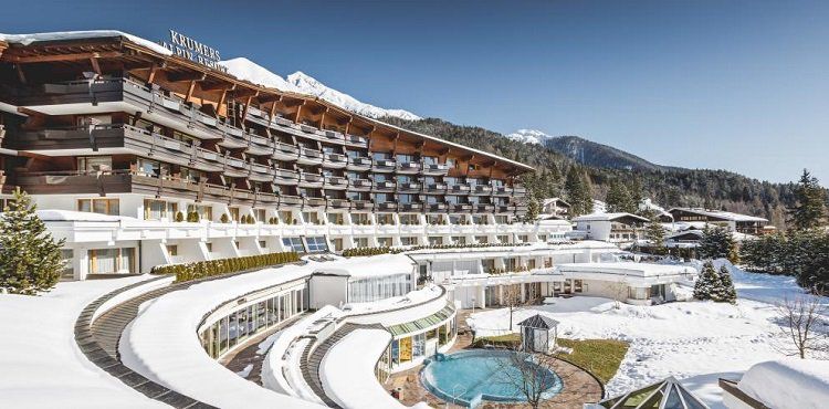 2 ÜN im 4* Hotel in Tirol inkl. Halbpension Plus, Wellness Nutzung, SPA Gutschein & Prosecco + Pralinen ab 229€ p.P.