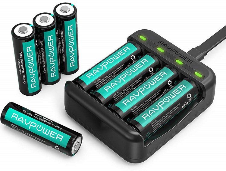 RAVPower Akkuladegerät (RP BC015) mit 8 AA Akkus für 15,99€ (statt 20€)