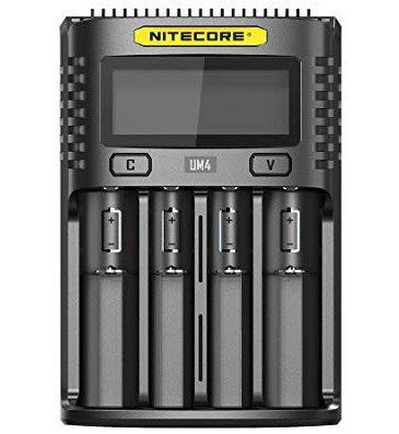 Nitecore UM4   intelligentes Ladegerät mit 4 Schächten für 19,17€