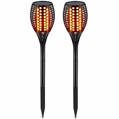 2 TaoTronics LED Solarleuchten mit realistischen Flammen & 96 LEDs für 29,99€ (statt 40€)