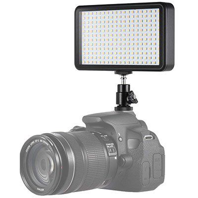 Dimmbares LED Licht für DSLR mit 228 LEDs für 17,49€ (statt 25€)   Prime