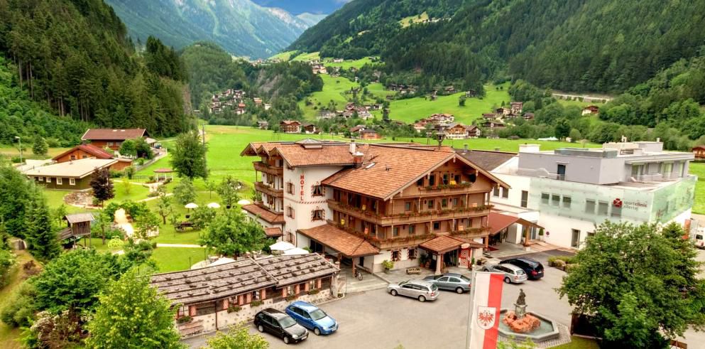 2 ÜN auf dem 4* Gutshof Zillertal am Hintertuxer Gletscher inkl. Verwöhnpension & Wellness ab 169€ p.P.