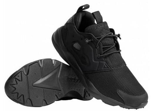 Reebok Furylite Triple Black Trainer Sneaker für 33,94€ (statt 45€)