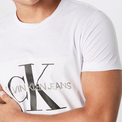 Calvin Klein Jeans Herren T Shirt für 31,44€ (statt 44€)
