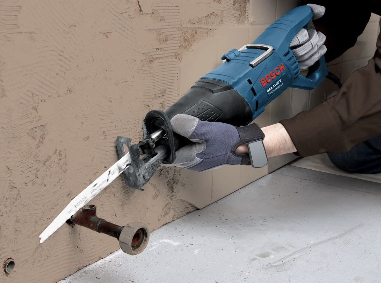 Bosch GSA 1100 E Säbelsäge im Koffer inkl. 1 Sägeblatt für 103€ (statt 122€)