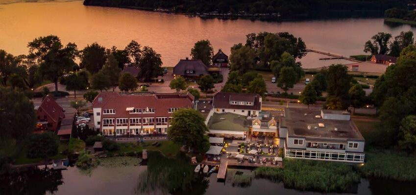 Last Minute: 2 ÜN bei Lübeck direkt am See inkl. Frühstück, Dinner & Wellness ab 144€ p.P.