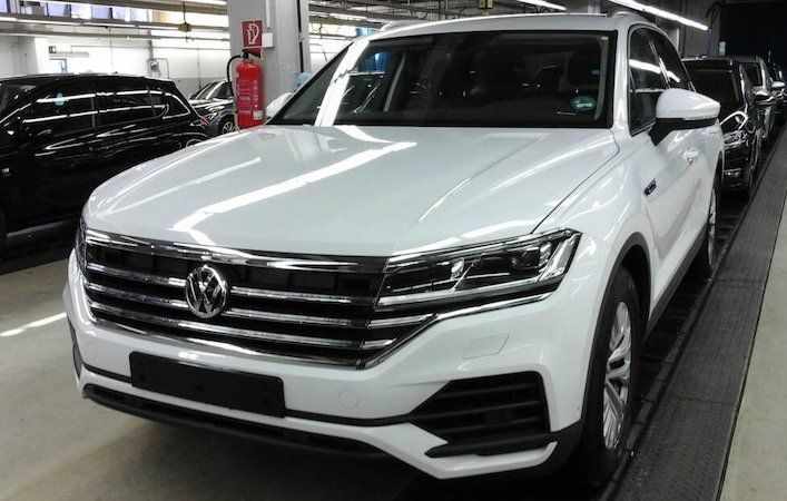 VW Touareg 3.0TDI DSG 4M als Jahreswagen mit 231 PS für 379€ mtl.   LF: 0,51