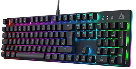 AUKEY KM G12   mechanische Gaming Tastatur mit RGB Beleuchtung, 105 Tasten & Anti Ghosting für 28,09€ (statt 42€)