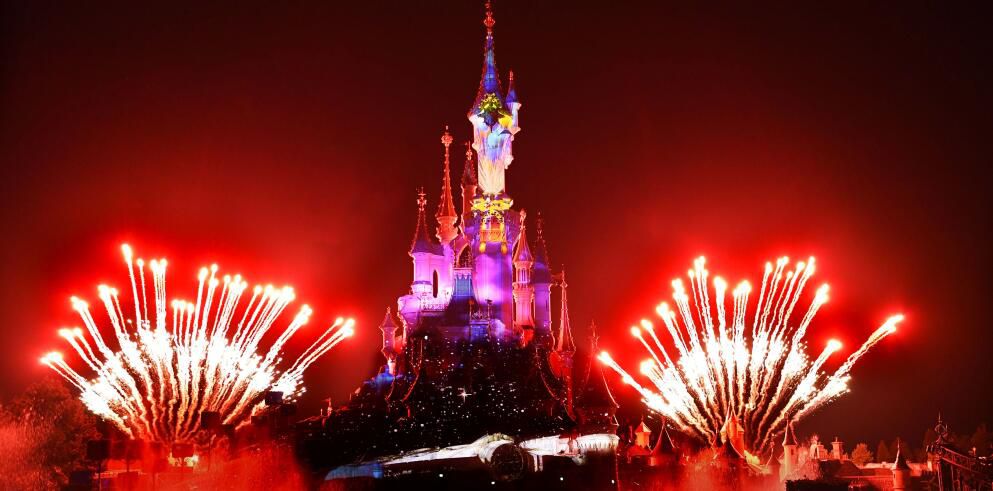 Disneyland Paris: 2 Tage Eintritt in beide Parks (Disney’s Magical Fireworks & Bonfire) inkl. 2 Nächte im Disney Themen Hotel ab 209€ p.P.