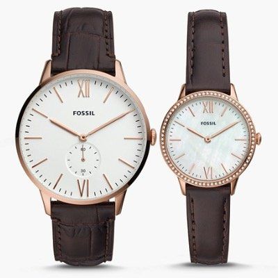 FOSSIL Herren  und Damenuhr im Set mit braunem Lederarmband für 127,50€ (vorher 259€)