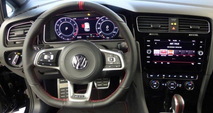 Privat & Gewerbe: Golf VII GTI TCR 2.0 TSI in Deep Black Perleffekt mit 290PS für 277€ mtl. brutto   LF 0,57