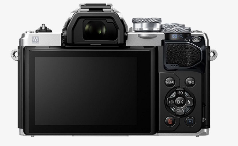 Olympus OM D E‑M10 Mark III mit 14 42 mm + M.Zuiko Objektiv + Akku für 629€ (statt 964€)