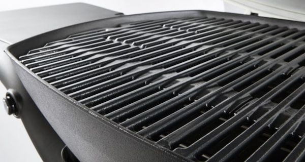 Weber Q2000 Black Edition Gasgrill mit 3.5 kW Brenner für 205€ (statt 338€)