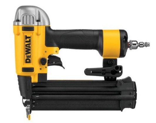 DeWalt DPN1850PP Druckluft Stauch­kopf­nag­ler für 114,35€ (statt 152€)