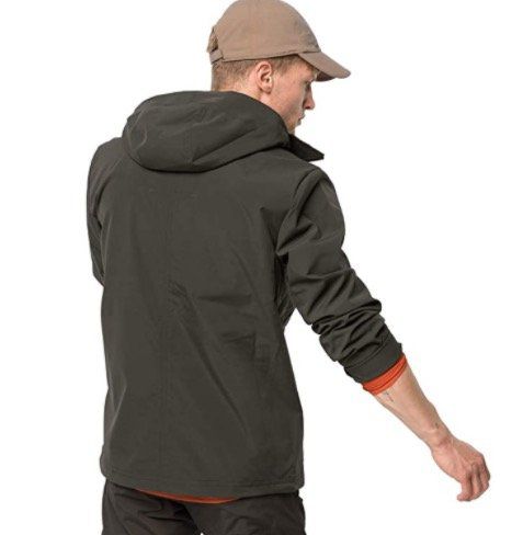 Jack Wolfskin Summer Storm winddichte Sommerjacke in Dark Moss für 61,39€ (statt 70€)