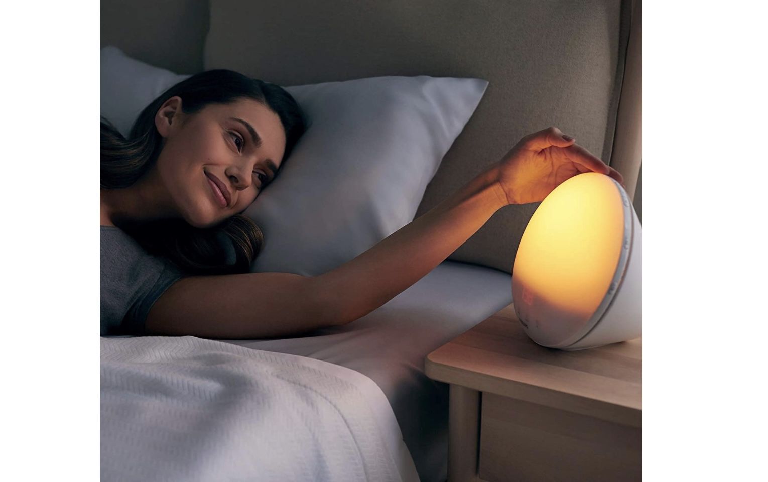 Philips HF3531/01 Wake Up Light mit Sonnenaufgangsfunktion & Radio für 104,99€ (statt 126€)