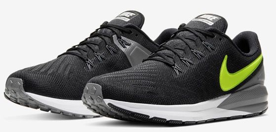 NIKE Herren Laufschuhe Air Zoom Strukture 22 in Schwarz für 67,58€ (statt 78€)