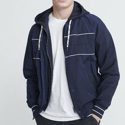 Superdry Herren Summer House Bomberjacke mit Kapuze für 31,96€ (statt 50€)